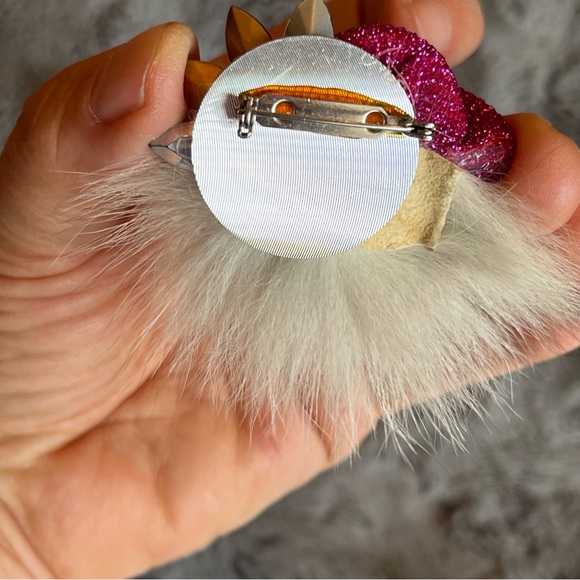 Vintage art deco porcelain and mink woman in pink hat brooch pin - Picture 11 of 13